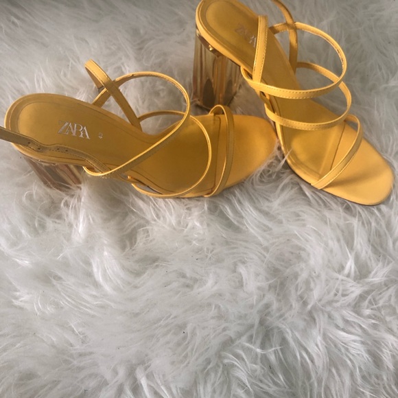 Gorgeous block yellow clear heels from Zara - Picture 3 of 4
